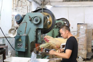 SinoPistis Punching Machine